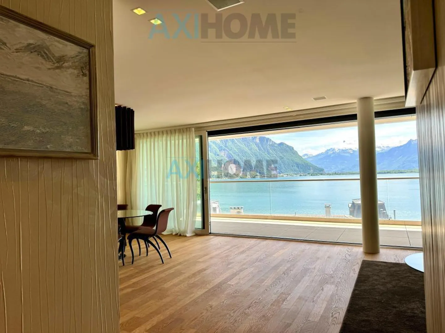 Sui lungomari di Montreux, nel centro città - Foto 5 di 13