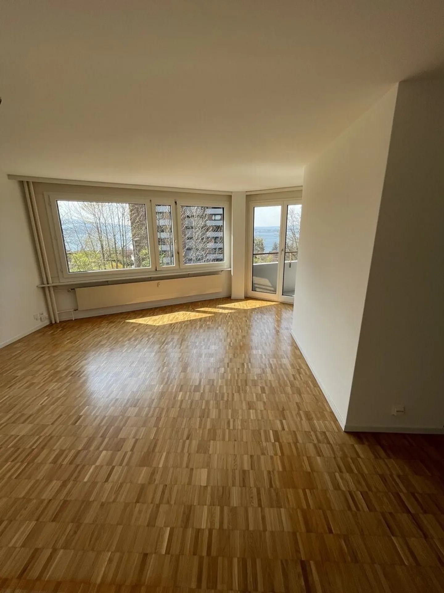 Appartamento con vista unica sul lago - Foto 2 di 7