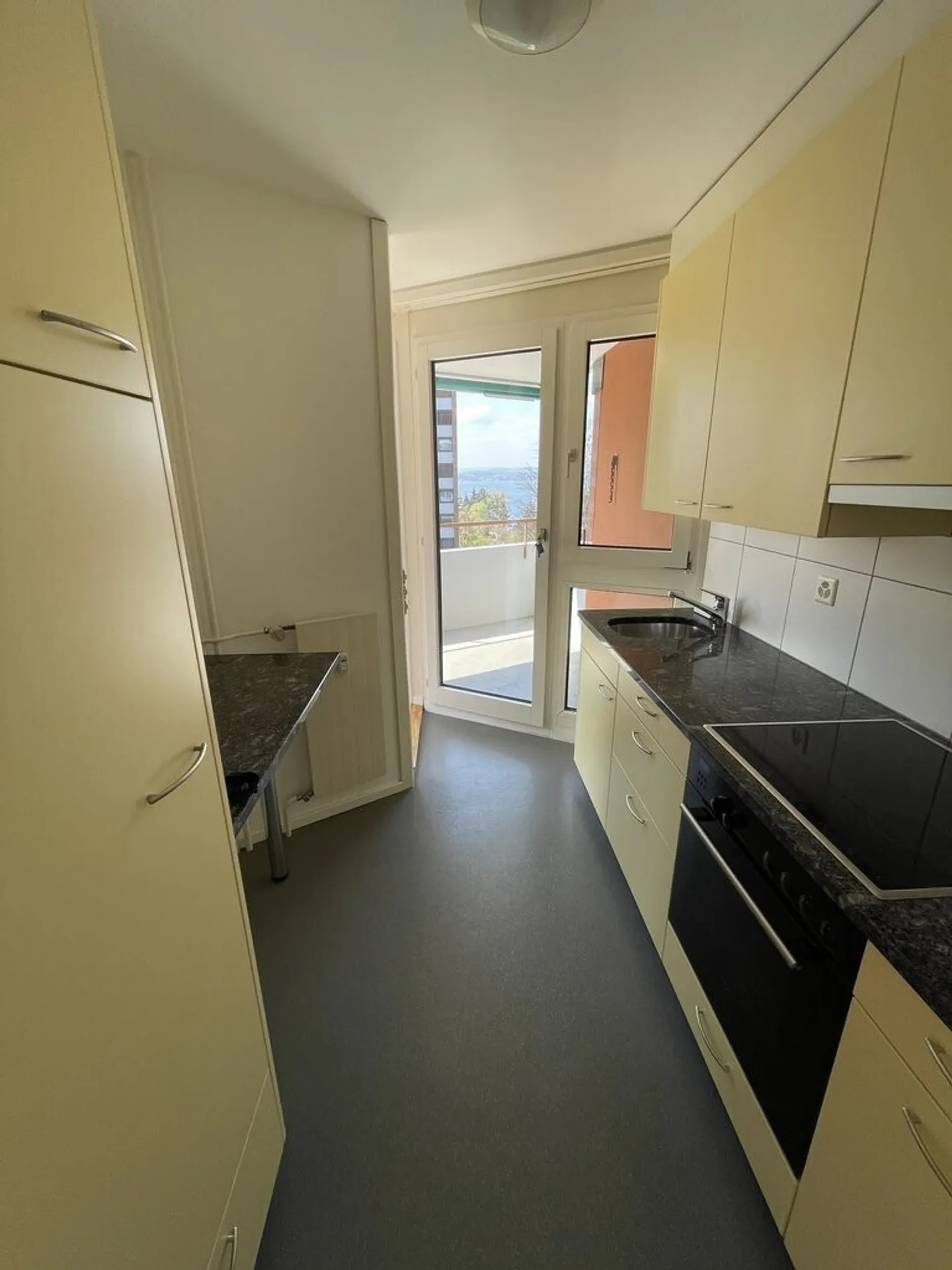 Appartamento con vista unica sul lago - Foto 4 di 7