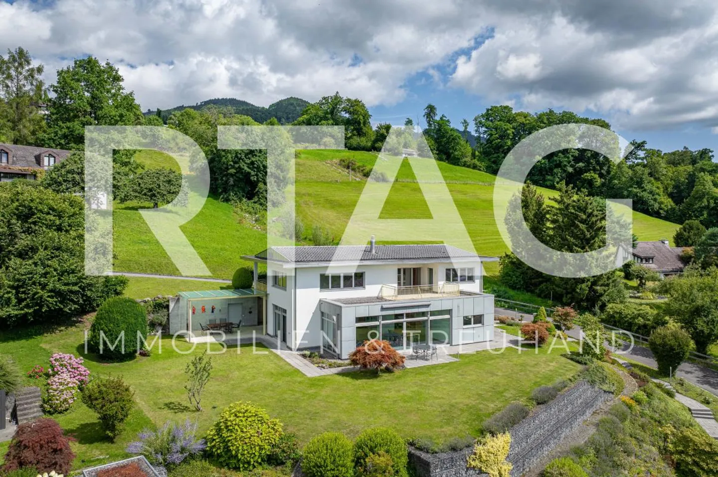 Maison individuelle - Photo 1 sur 13