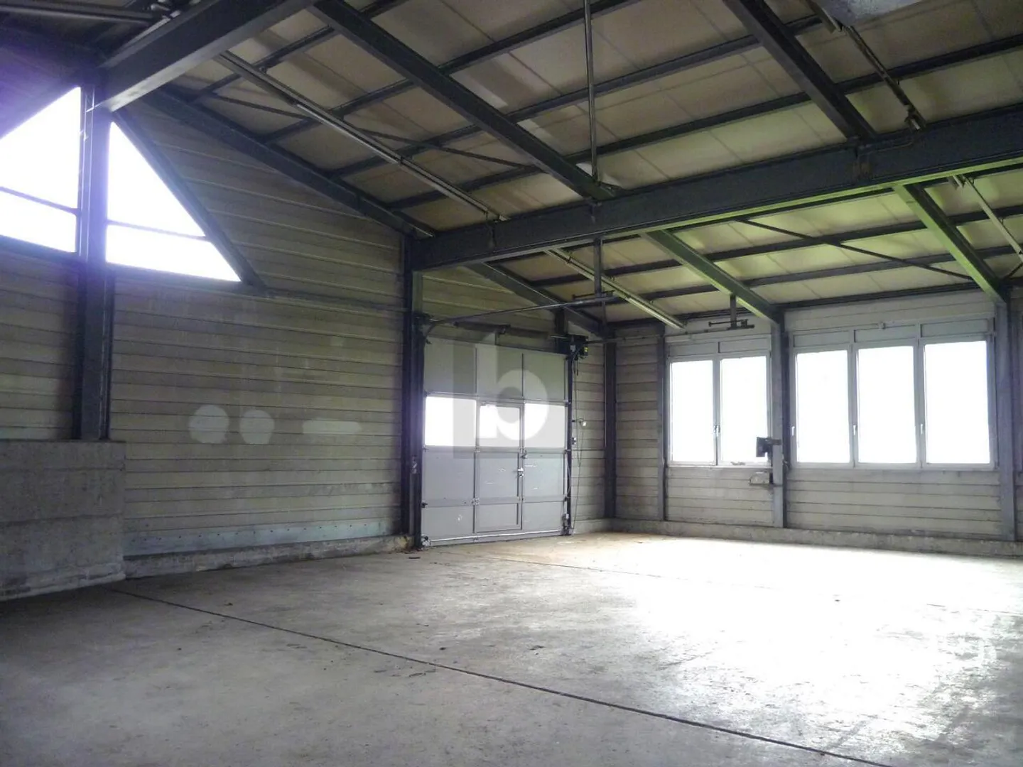 Zu ebener Erde mit inklusive Parkplatz (4) - Foto 3 von 6