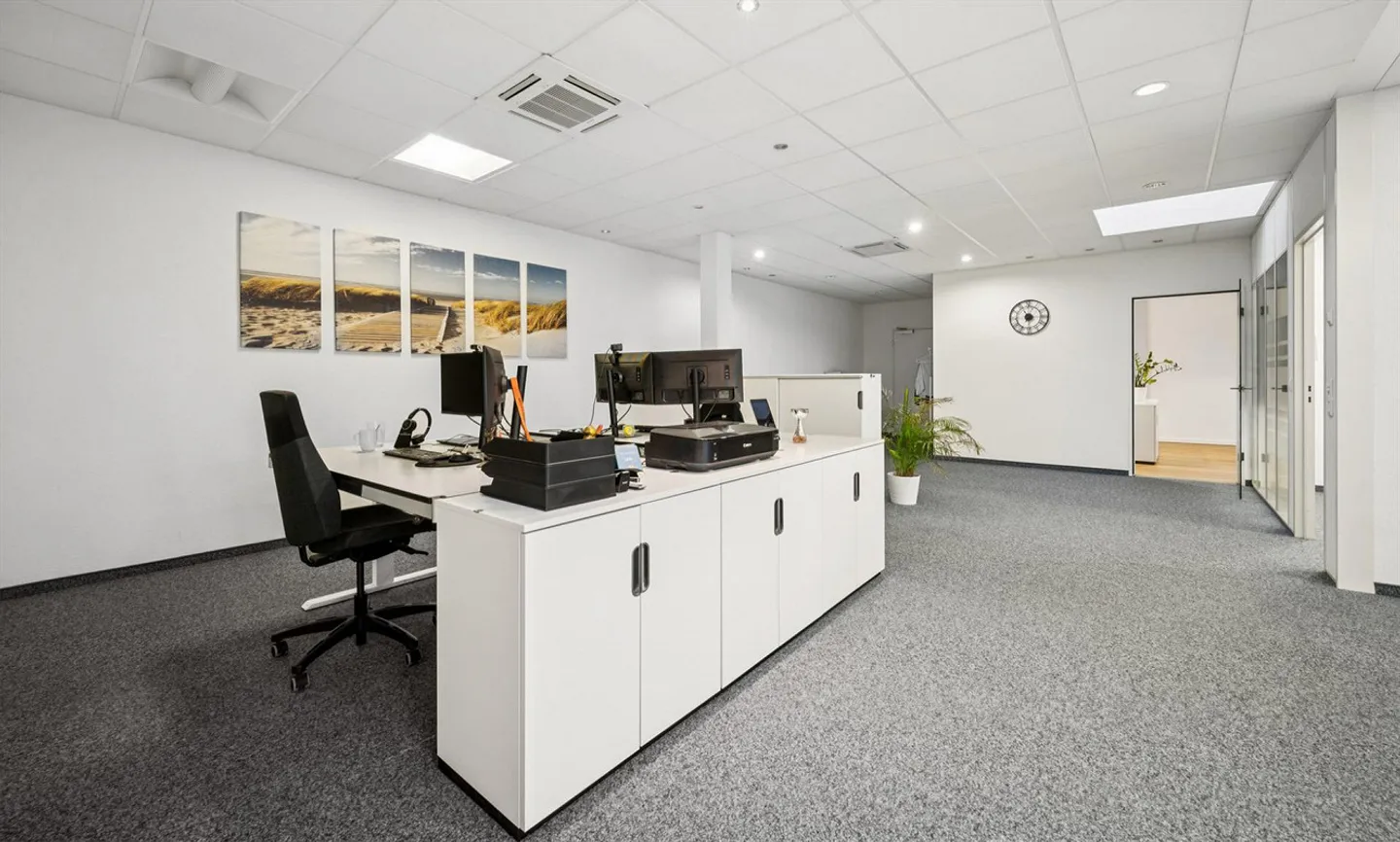 Your new workplace with a beautiful view - Prisma Steinhausen - Photo 5 of 9