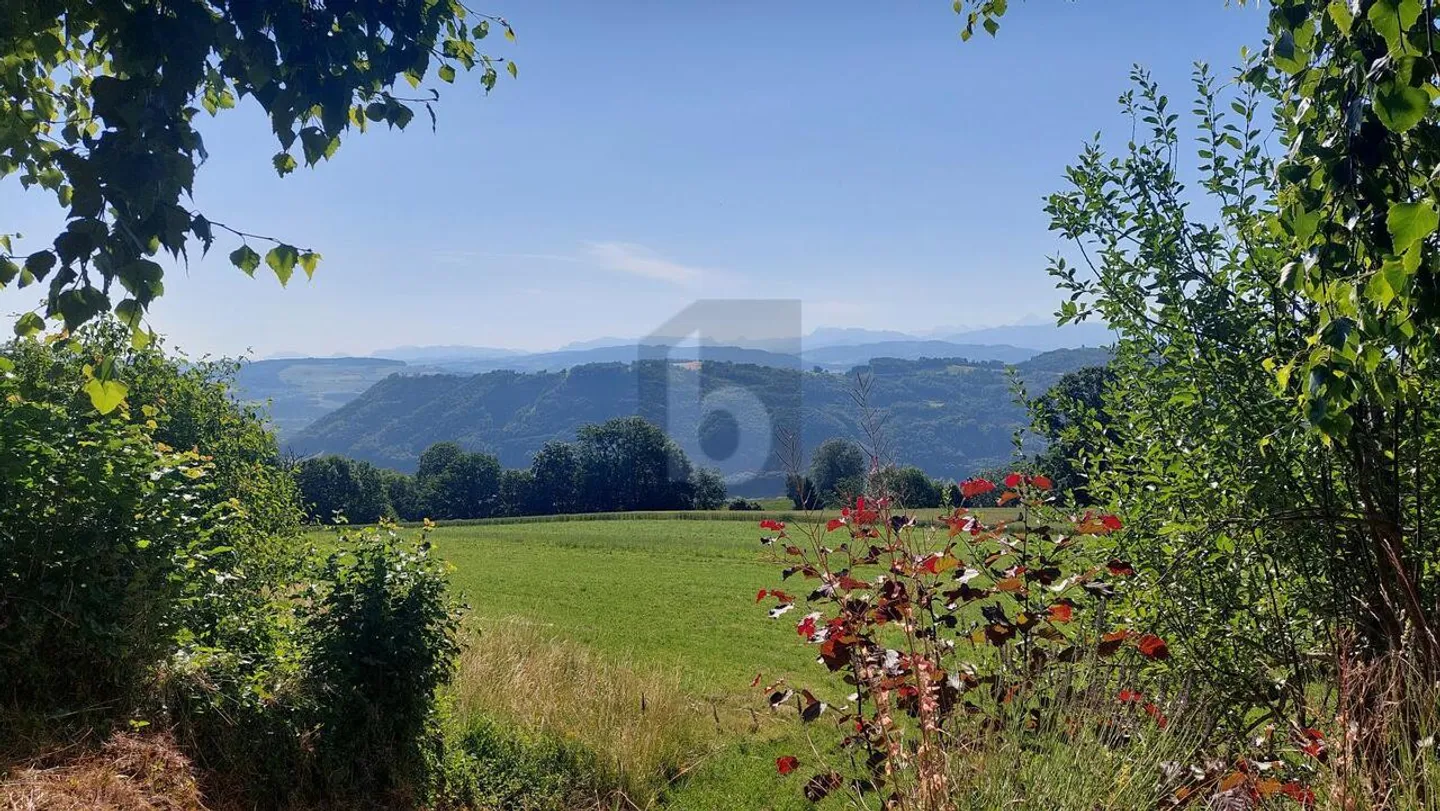 SPACIEUX AVEC JARDIN IDYLLIQUE - Photo 1 sur 6
