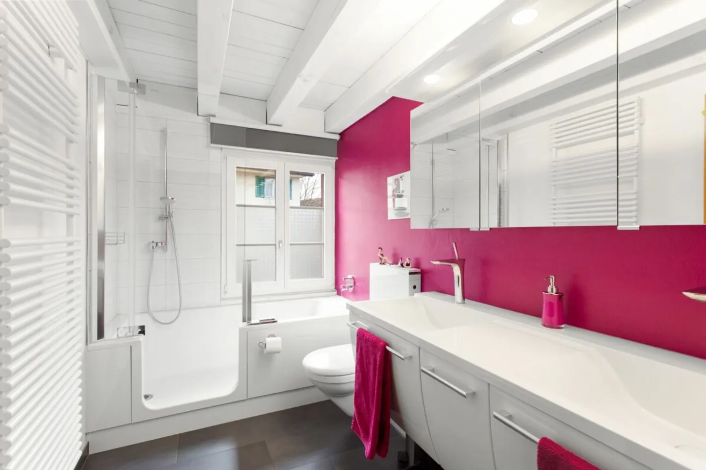 Modern Meets Historical - Photo 10 of 16