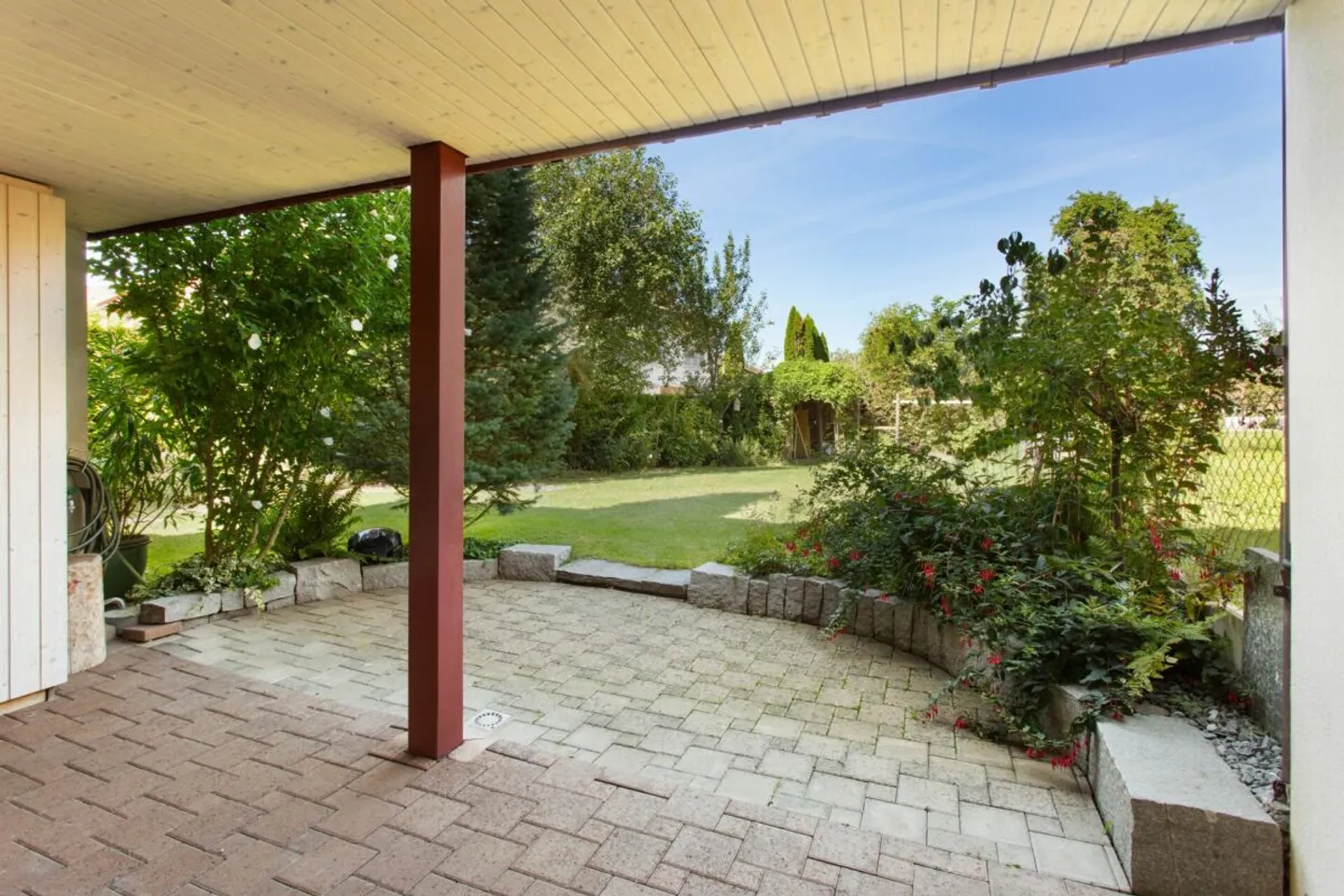 Modern Meets Historical - Photo 14 of 16