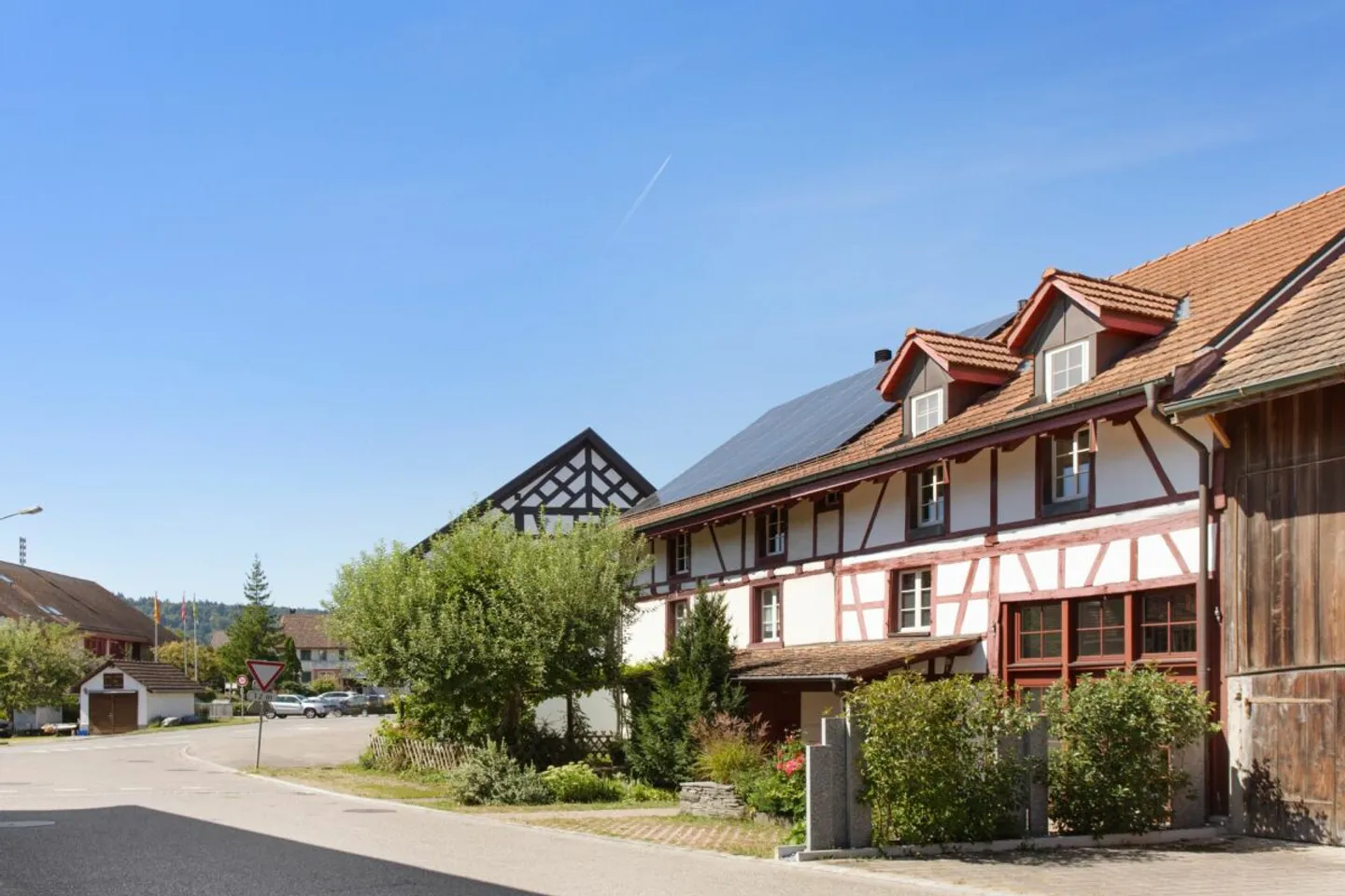 Modern Meets Historical - Photo 16 of 16