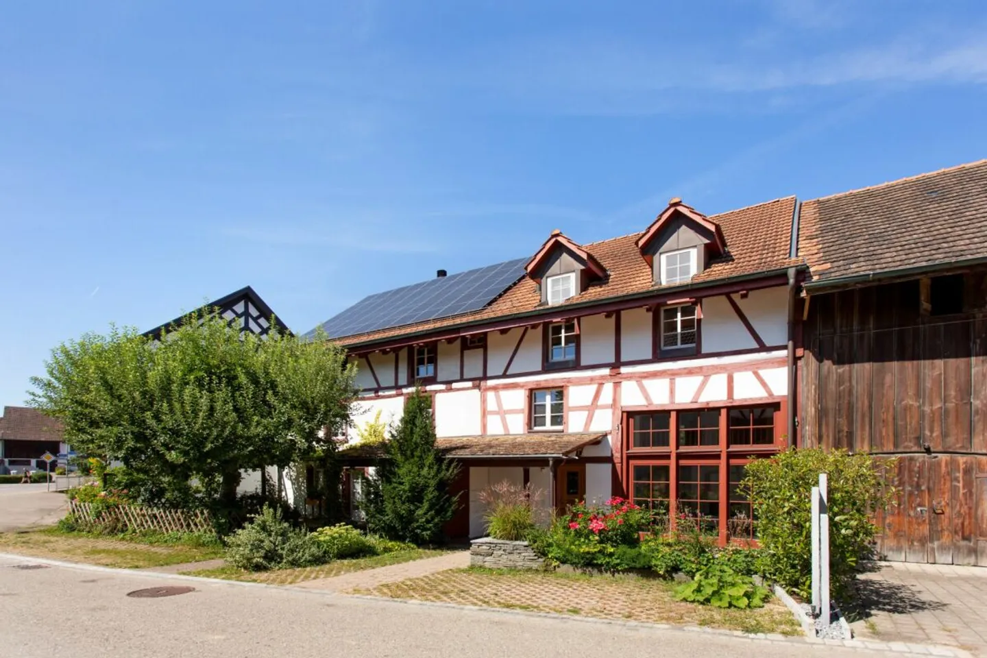 Modern Meets Historical - Photo 1 of 16