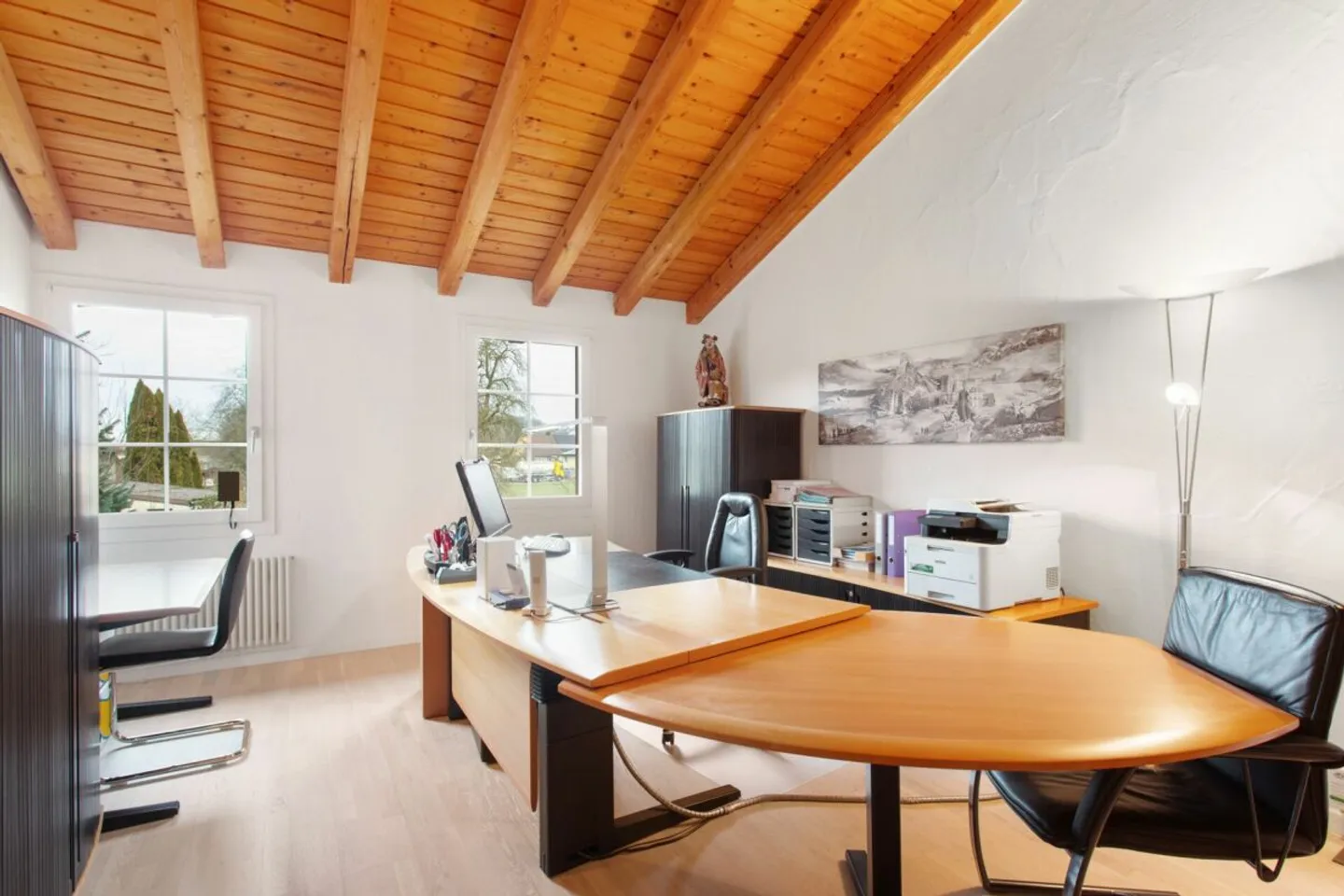 Modern Meets Historical - Photo 8 of 16