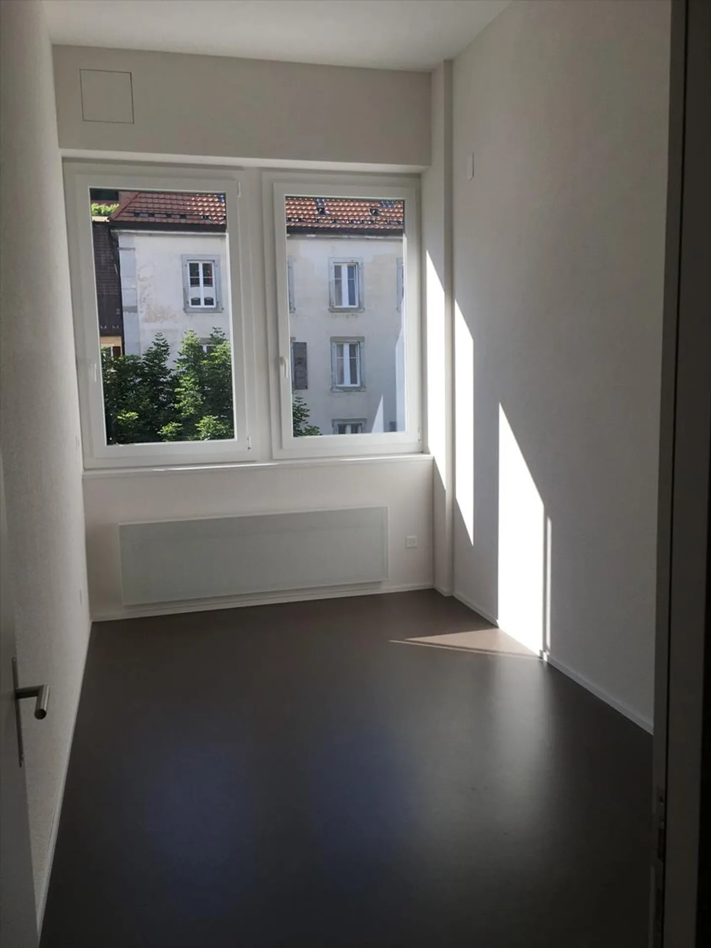 Bel appartement de 3.5 pièces au 2ème étage à louer au Locle (n3), idéalement si - Photo 3 sur 4