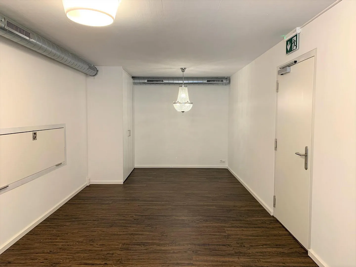 Espace de vente dans un emplacement privilégié dans la vieille ville de Zug - Photo 7 sur 8