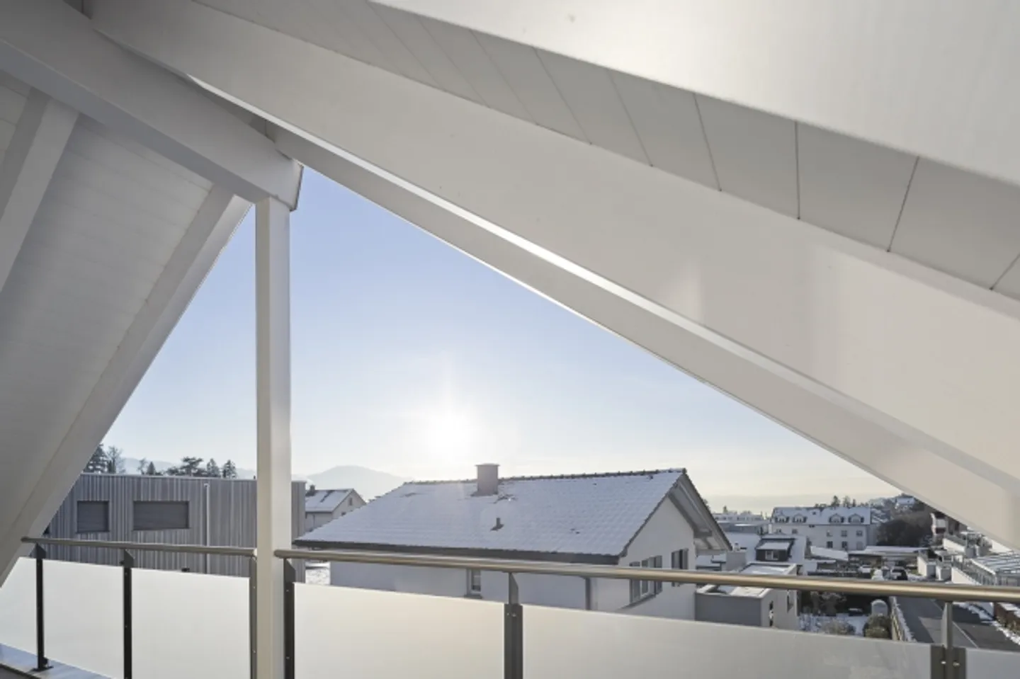 Modernes Zuhause mit Seesicht - Foto 10 von 14