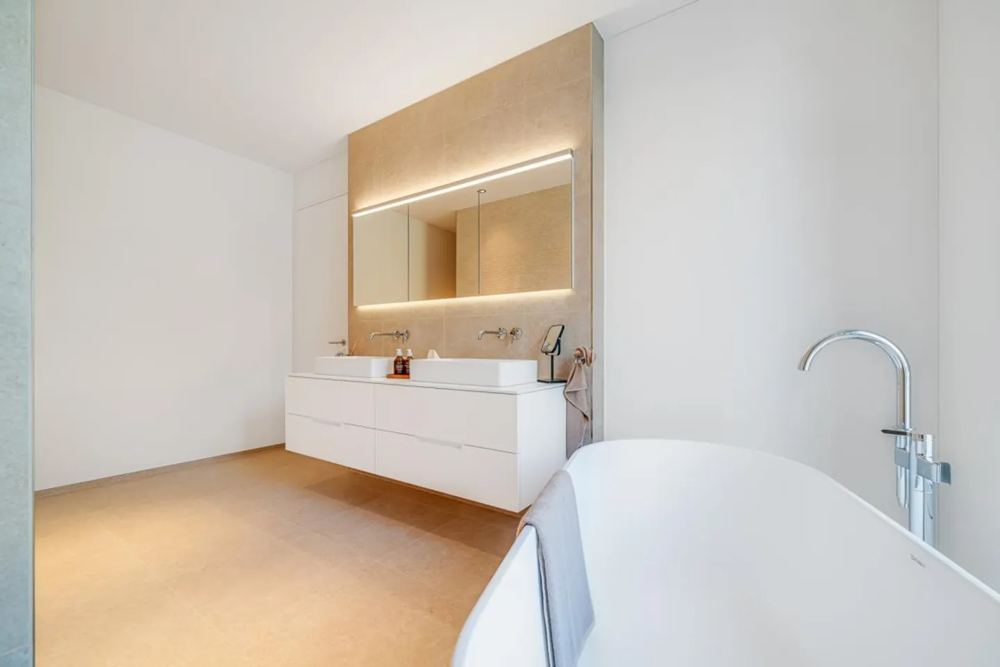 Première location - grands appartements de 3,5 pièces avec vue sur le lac - Photo 6 sur 7