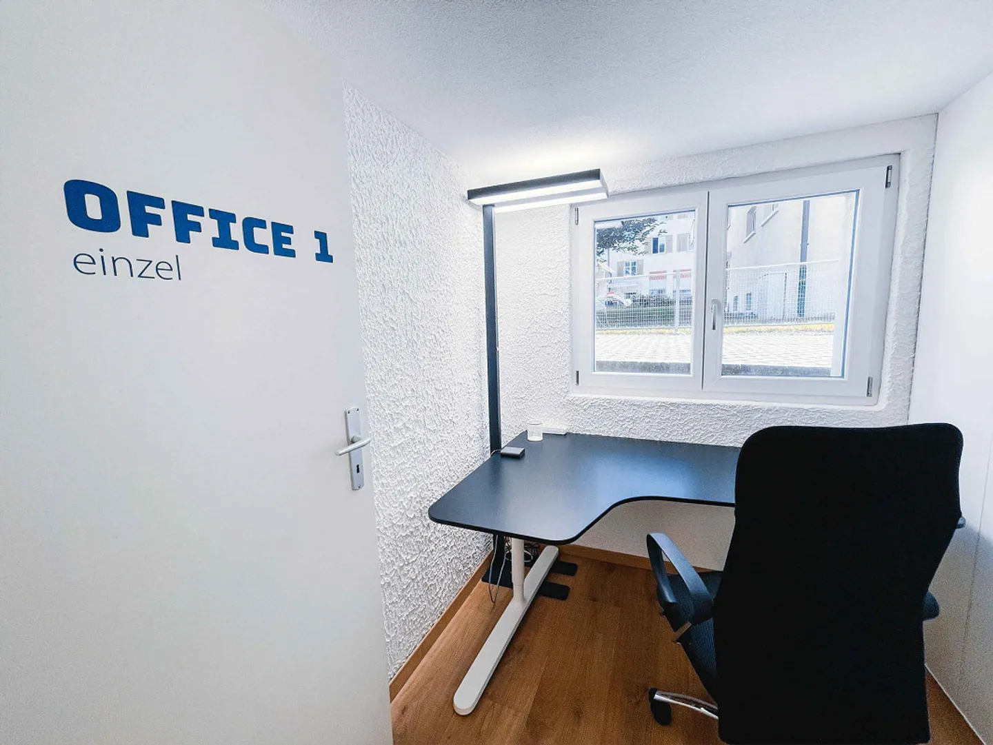 Bureau central à louer à Wattwil - incluant WIFI - Photo 2 sur 2