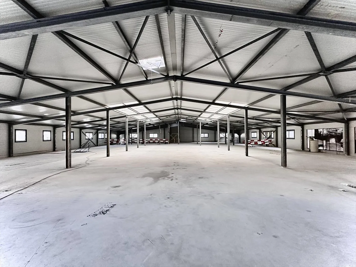 Industriehalle zur Miete in Sierre – Industriezone der Falcons - Foto 3 von 5