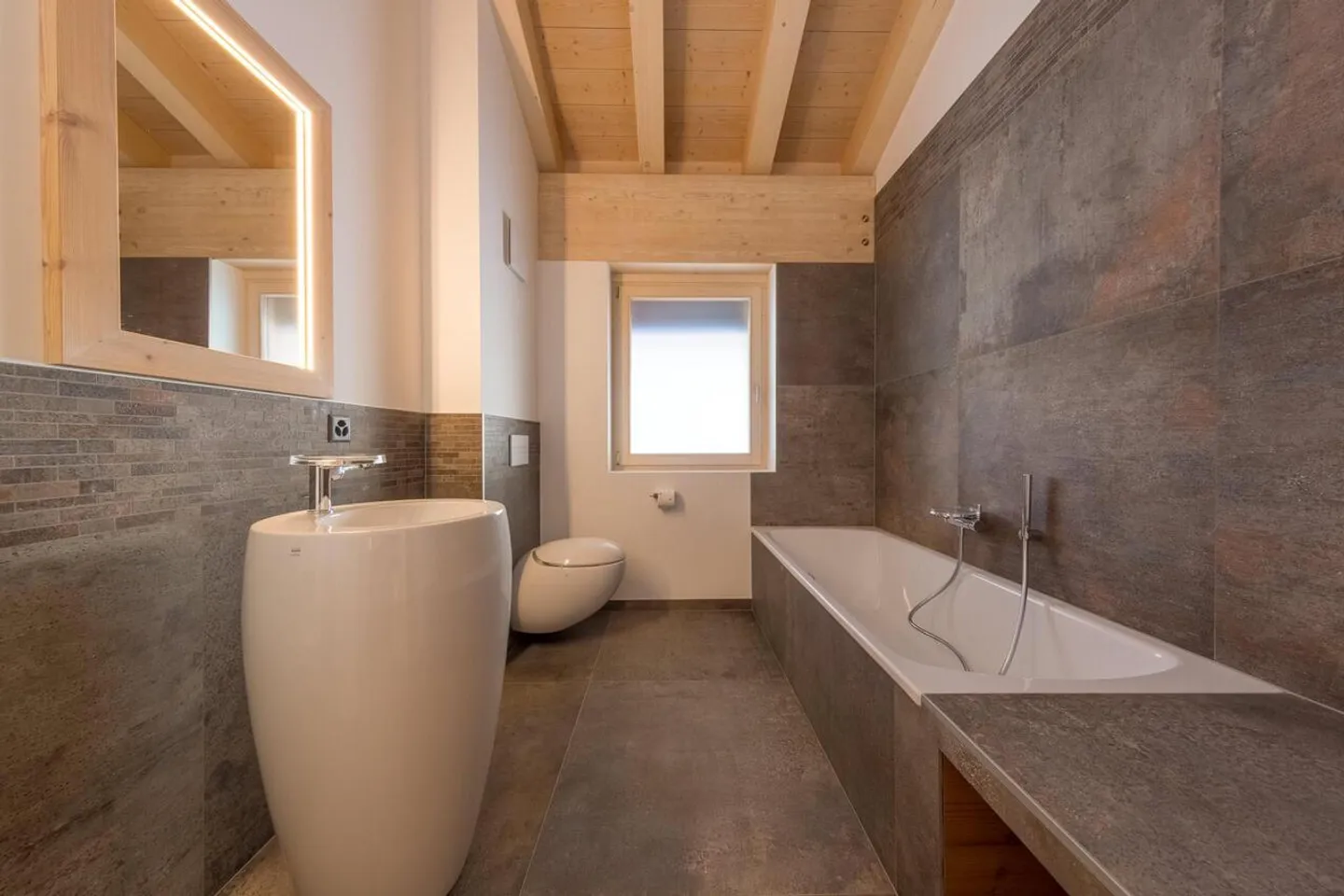 Superb apartment with a view of the valley - Photo 5 of 10
