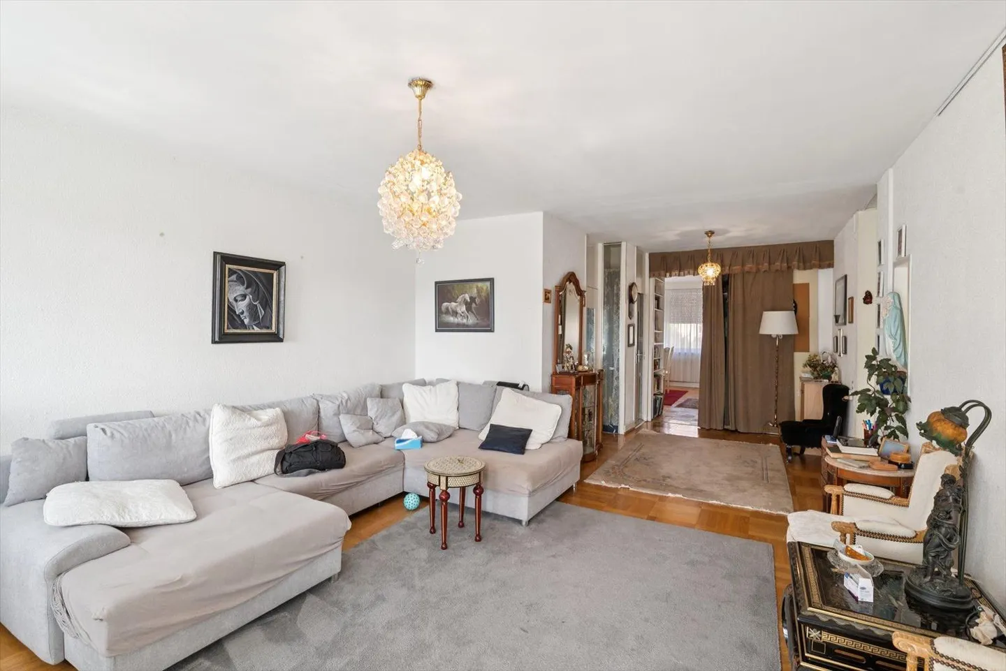 Geräumige 5.5-Zimmer-Wohnung mit Balkon im Herzen von Genf - Photo 3 sur 10