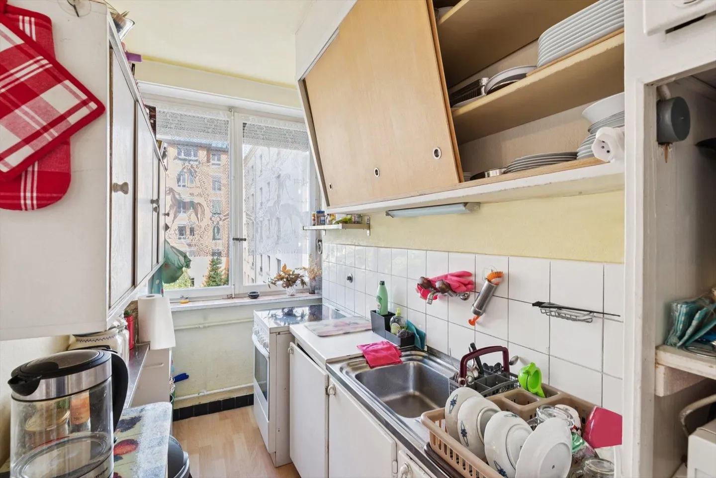 Geräumige 5.5-Zimmer-Wohnung mit Balkon im Herzen von Genf - Photo 5 sur 10