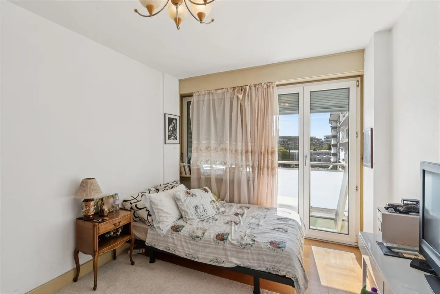Geräumige 5.5-Zimmer-Wohnung mit Balkon im Herzen von Genf - Photo 7 sur 10