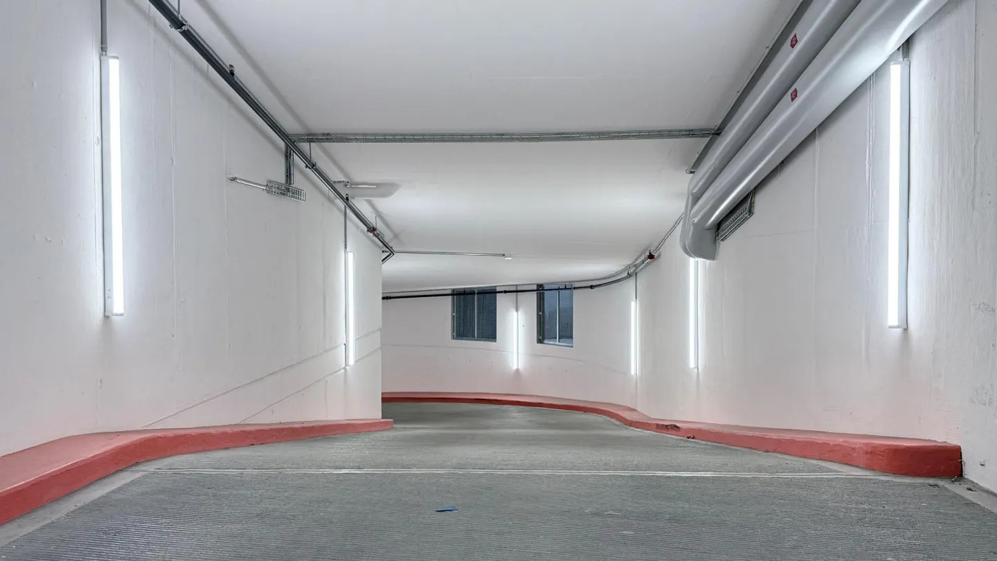 Votre place de parking à la gare de Glattbrugg - Photo 3 sur 5