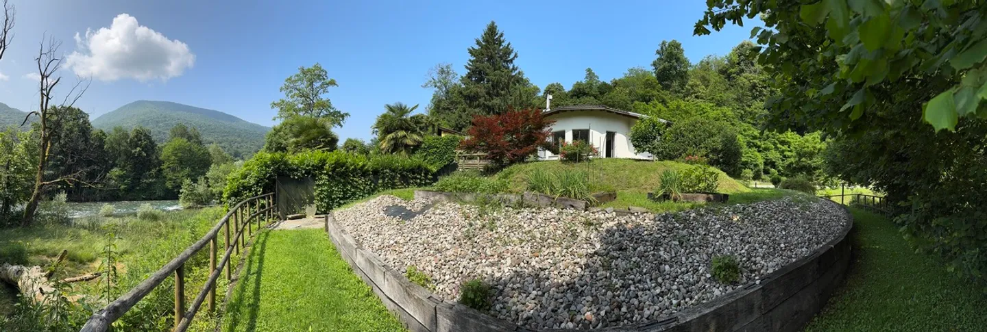 Wunderschönes Haus umgeben von einer grünen Lunge - Foto 1 von 20