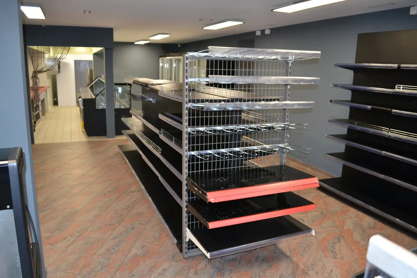 Espace commercial moderne à louer au centre d'Altdorf - Photo 4 sur 14