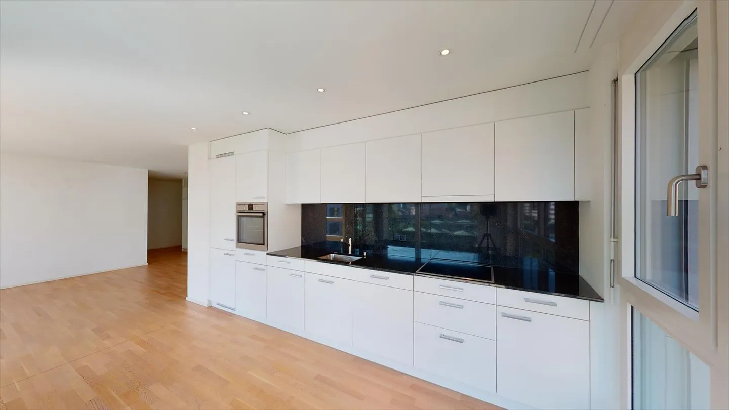 Modern and bright 2.5 rooms - Photo 1 of 5