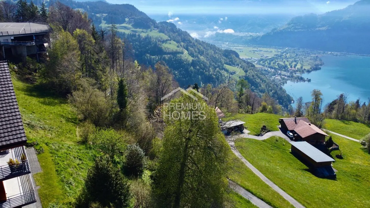 Fascination pure ! - Terrain constructible unique avec vue sur la montagne et le lac ! - Photo 4 sur 7