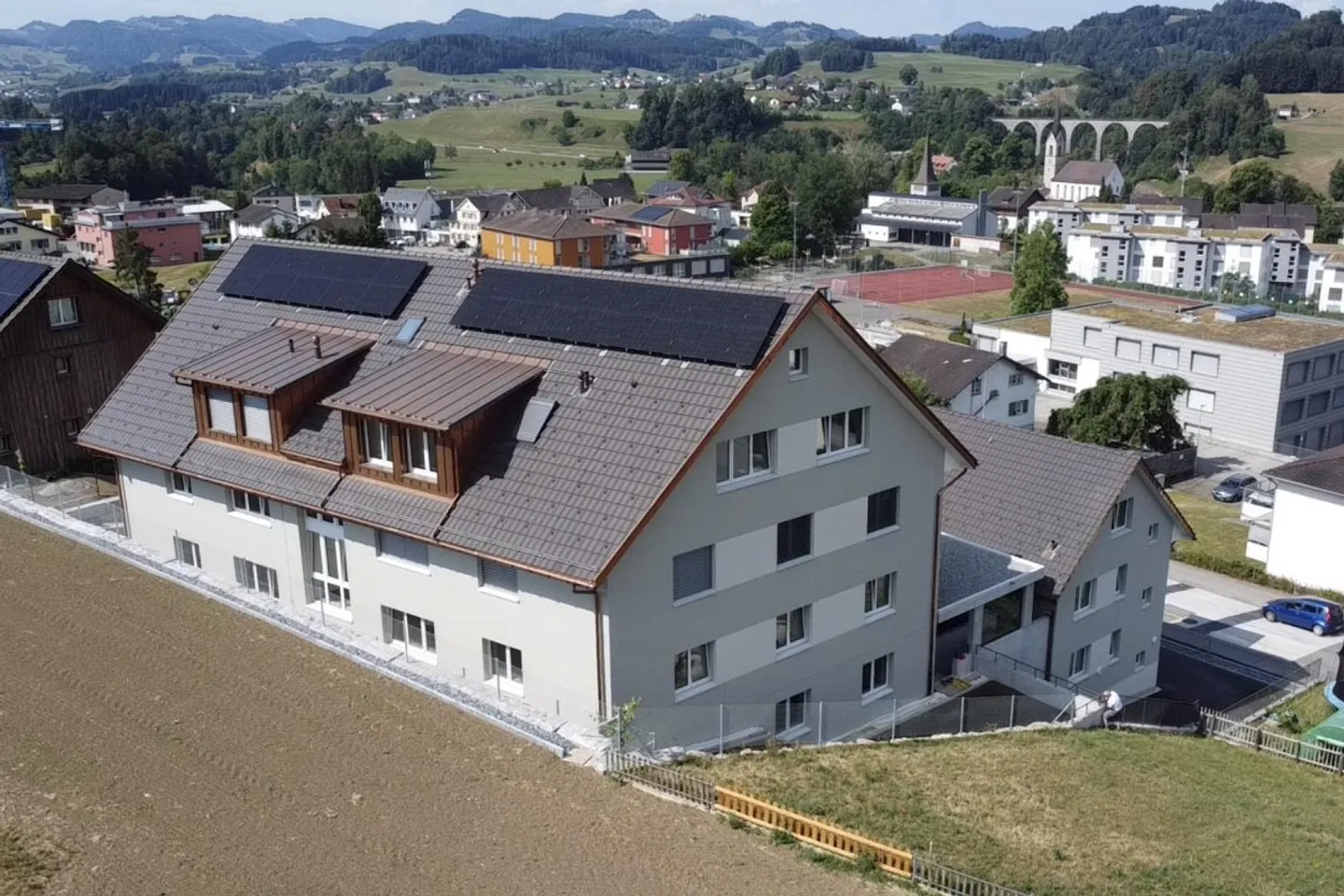 New apartment in the middle of the village - Photo 4 of 16