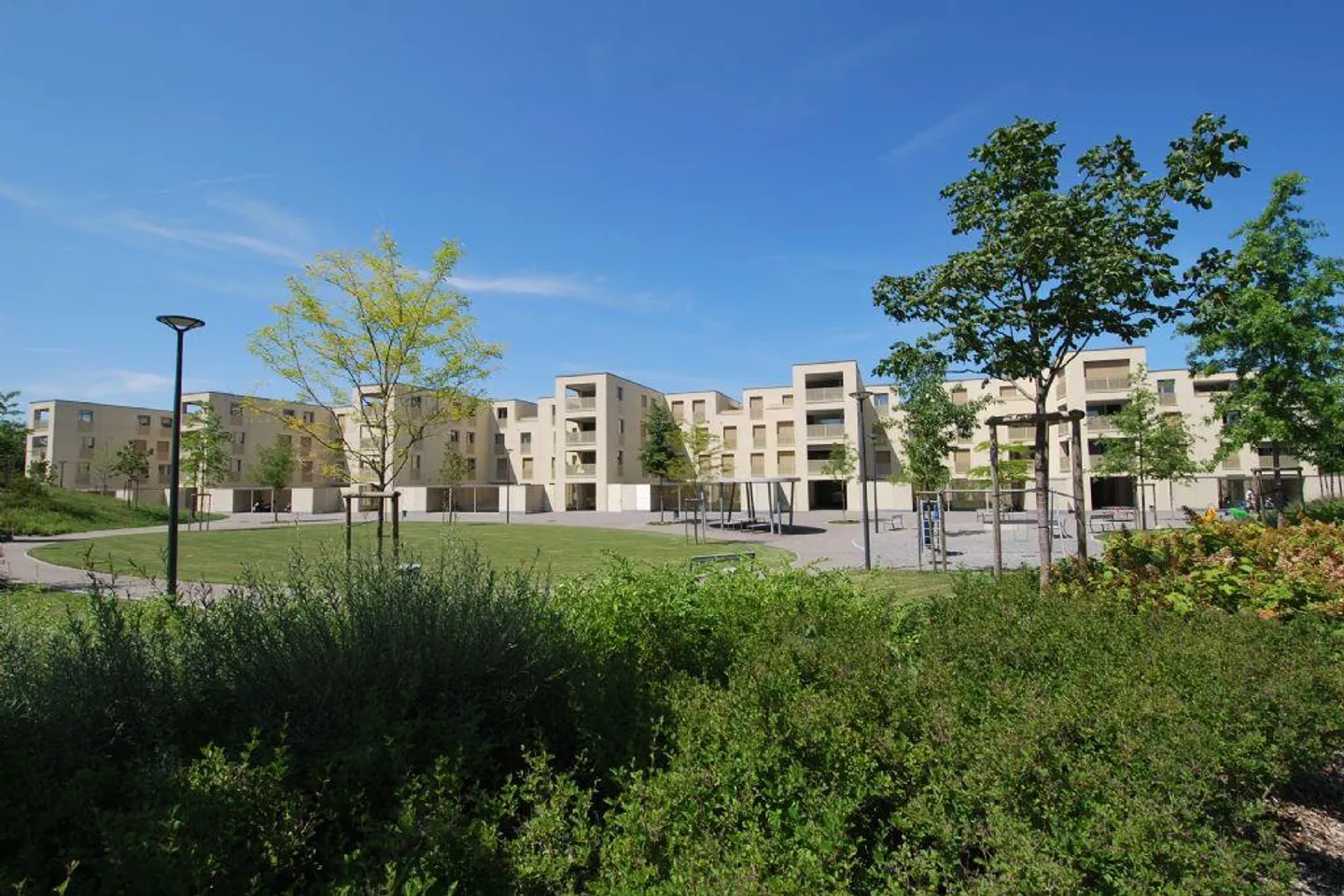 ENSOLEILLÉ | MODERNE | CALME - Photo 1 sur 9