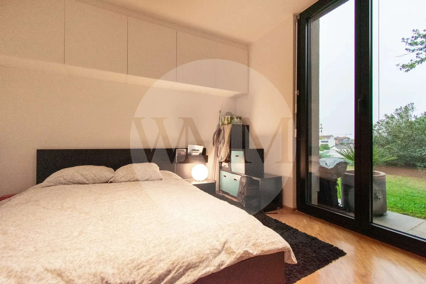 Moderne Villa mit Garten und Terrasse - Foto 14 von 15