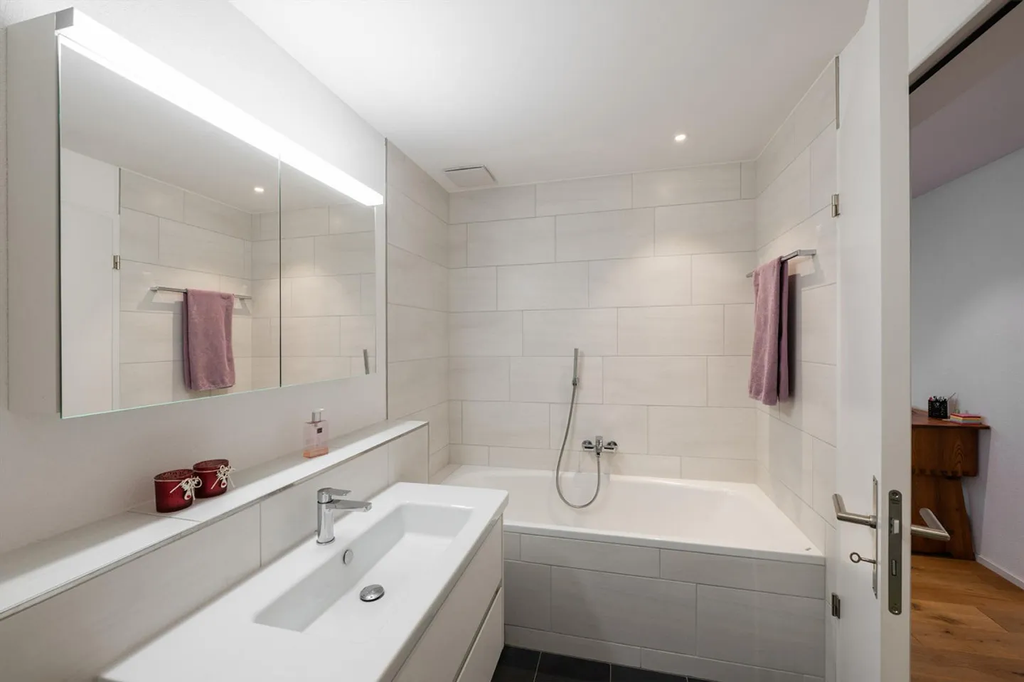 Moderne 4.5 Zimmer Wohnung - Foto 8 von 11