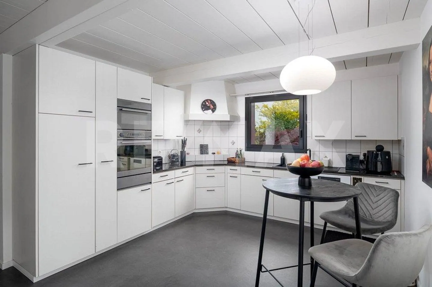 Opportunité - Maison jumelée moderne de 6,5 pièces à vendre à Galgenen - Photo 5 sur 13