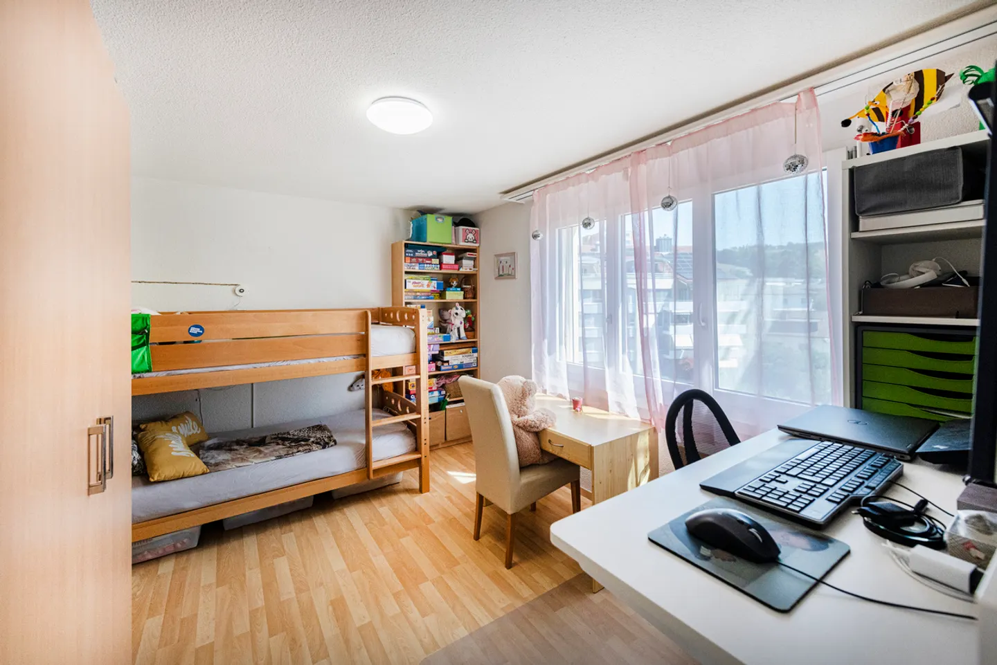 Charming Apartment in Quiet Area - Photo 7 of 13