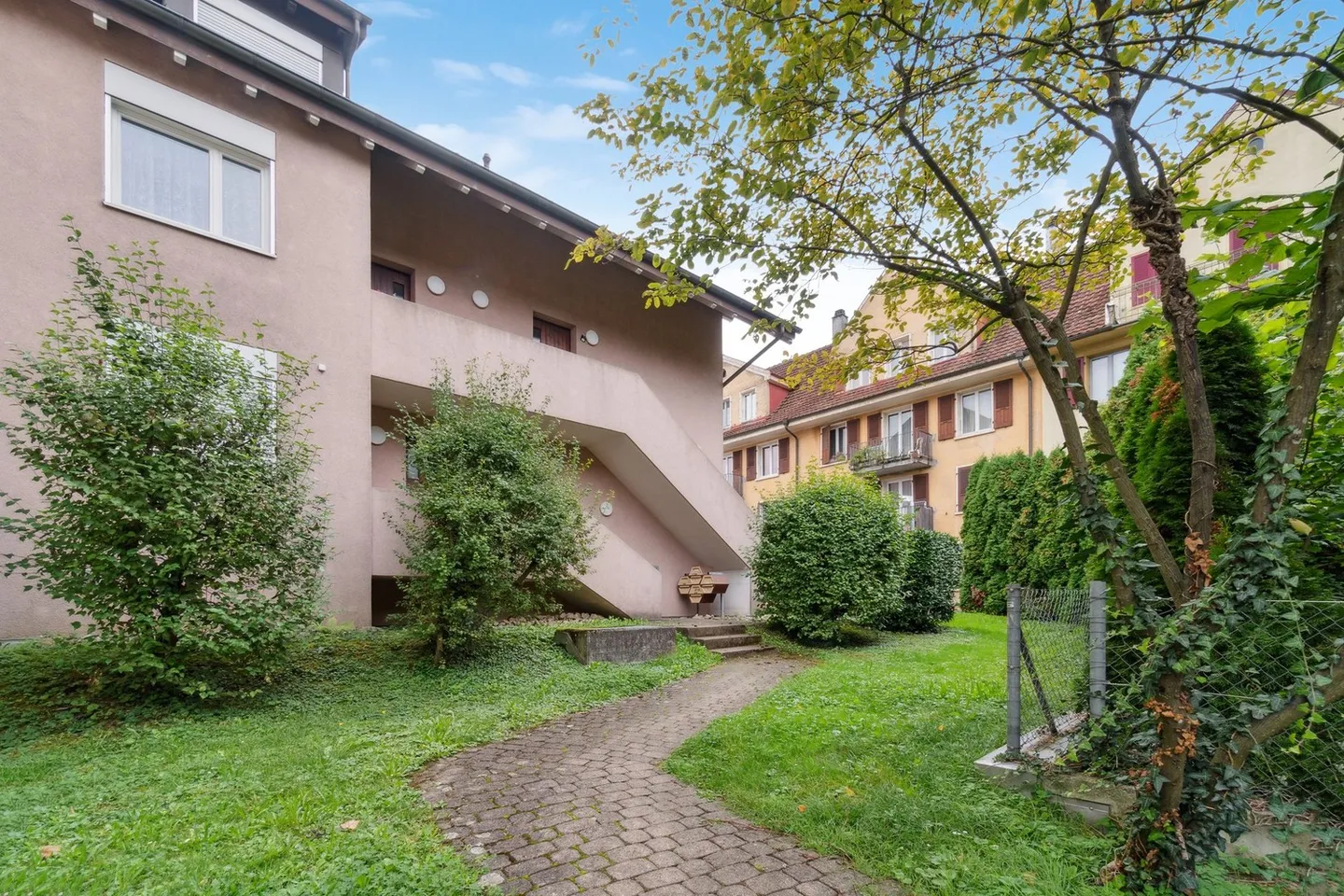 Spacious Maisonette Apartment with Fireplace - Ideal Location - Photo 1 of 11