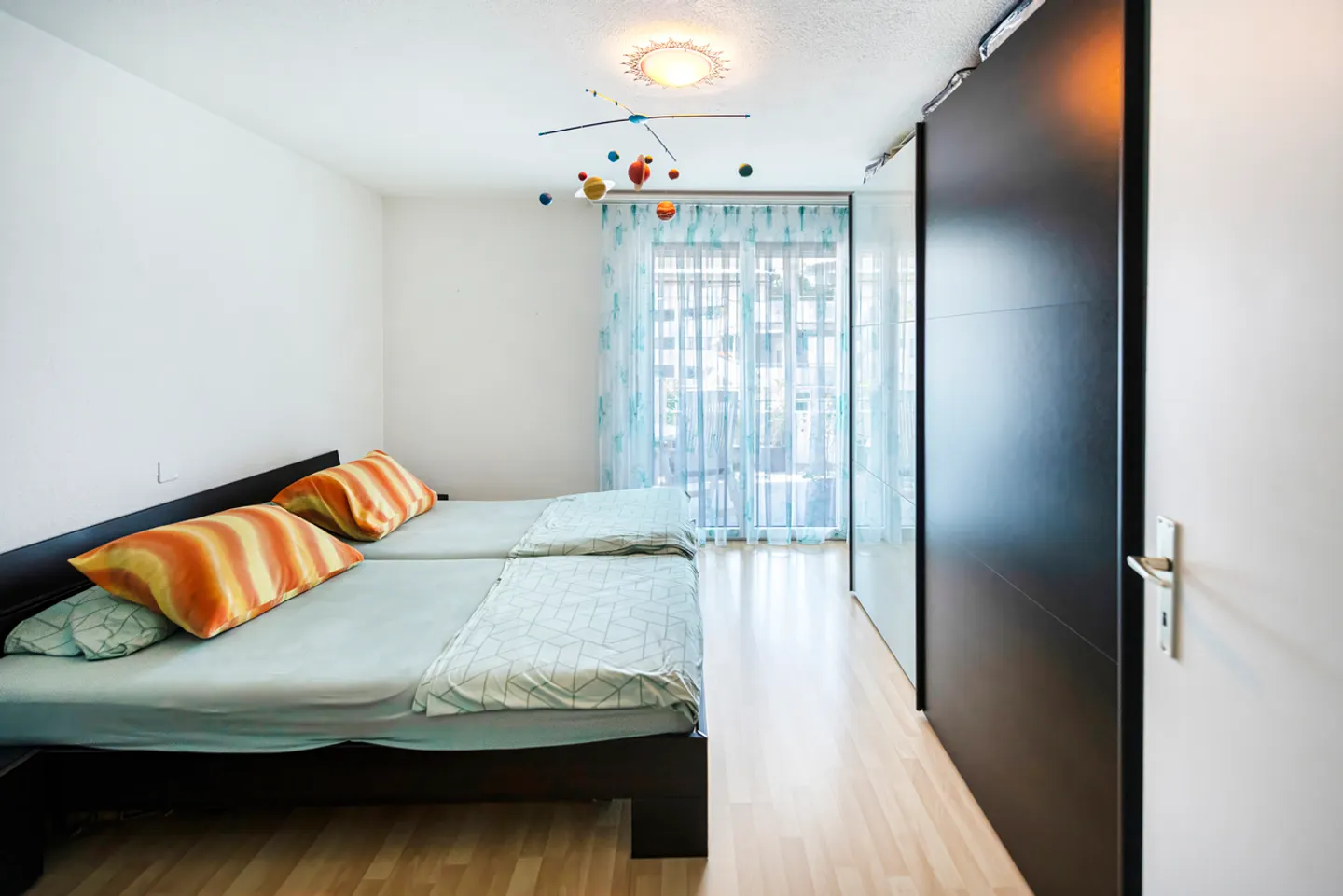 Charming Apartment in Quiet Area - Photo 8 of 13