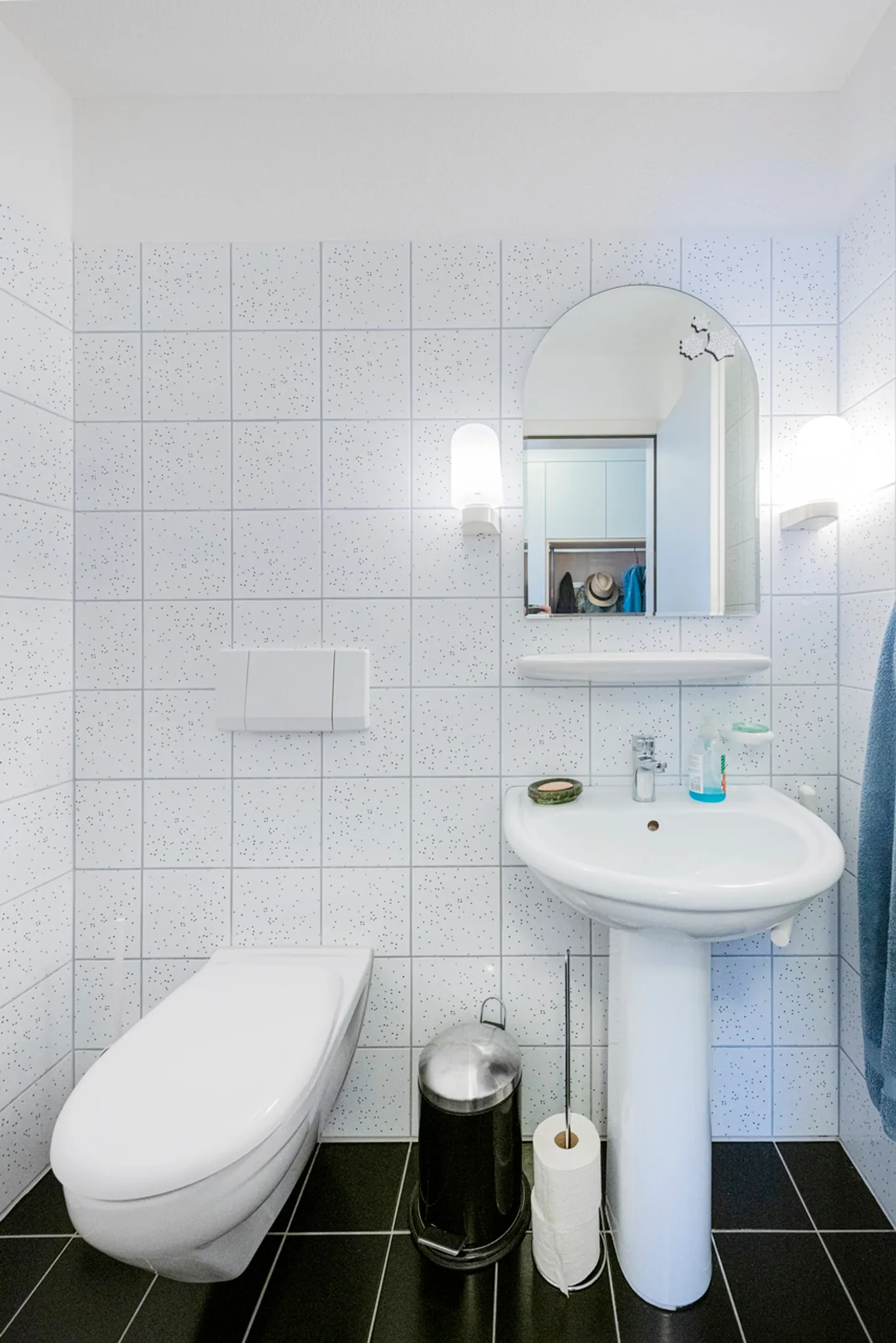 Charming Apartment in Quiet Area - Photo 9 of 13