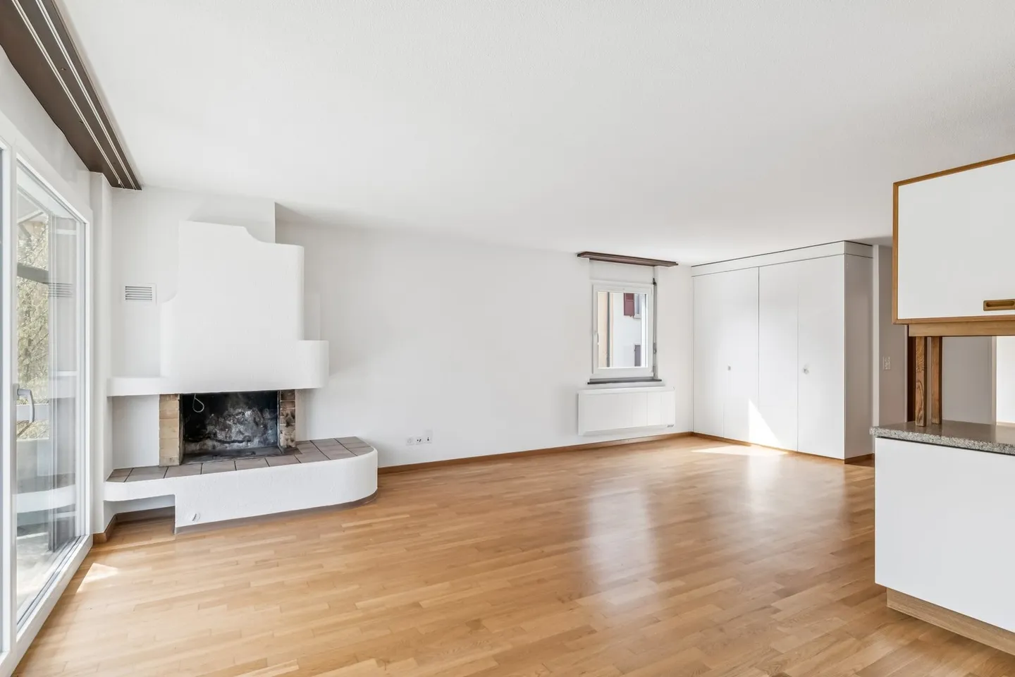 Spacious Maisonette Apartment with Fireplace - Ideal Location - Photo 4 of 11