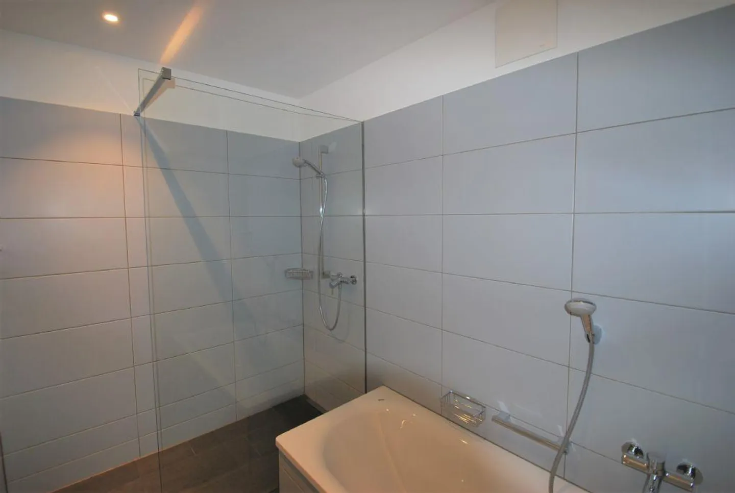 ENSOLEILLÉ | MODERNE | CALME - Photo 8 sur 9