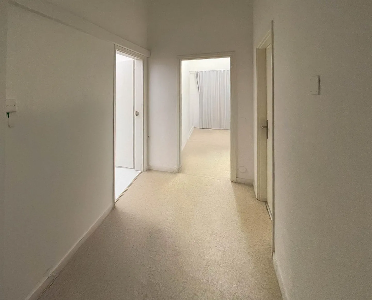 Geräumige 4,5-Zimmer-Wohnung in Lugano - Foto 6 von 11