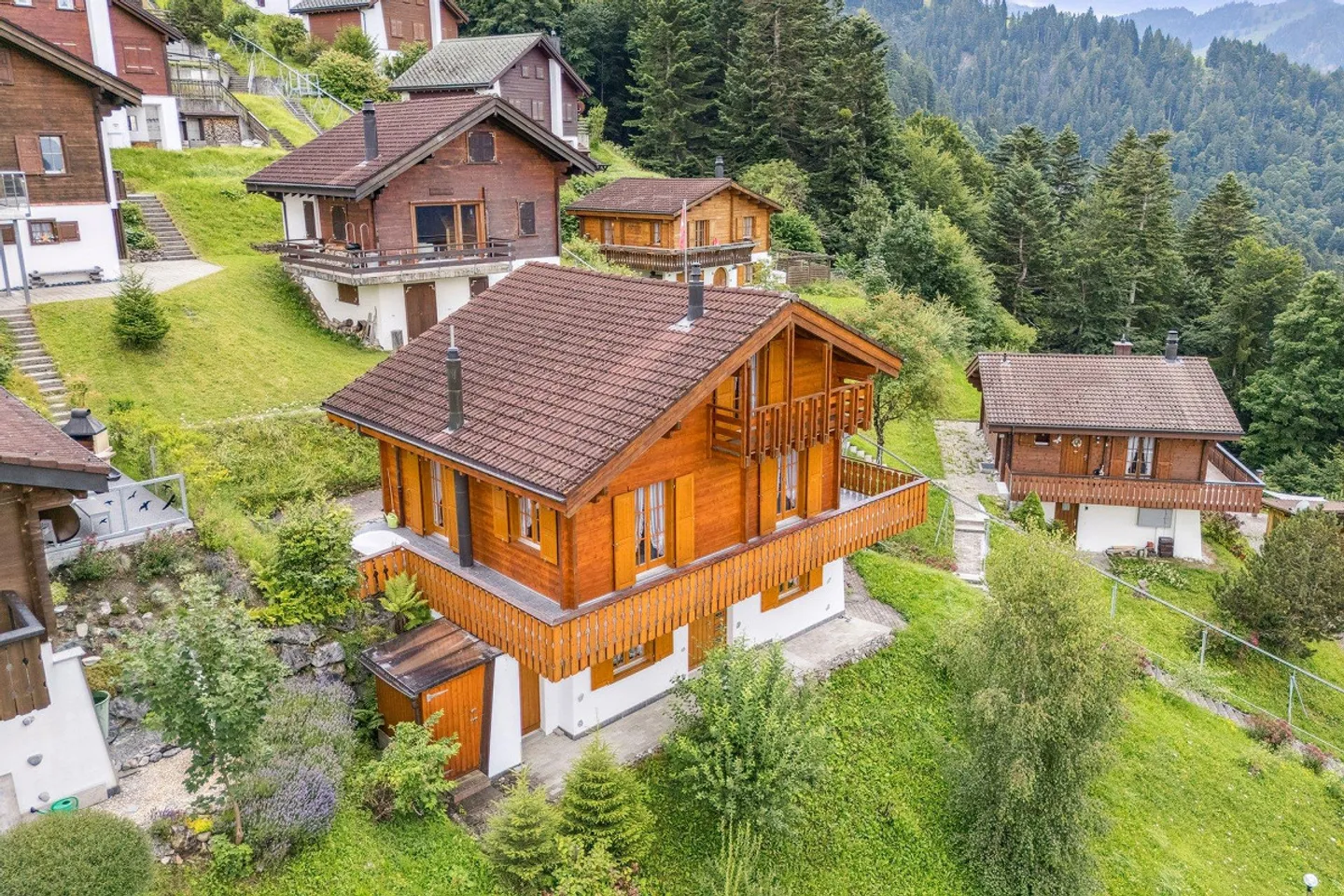 Chalet Paradiso con Vista Ininterrotta sulle Montagne - Foto 1 di 4