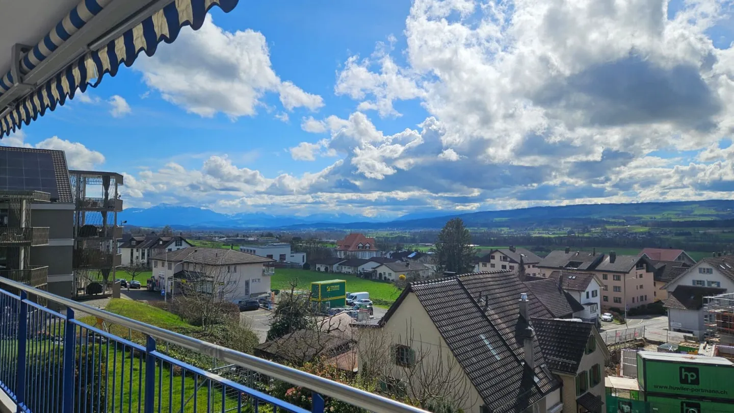 RESERVIERT! 4.5-Zi-Wohnung mit top Aussicht - Foto 2 von 10
