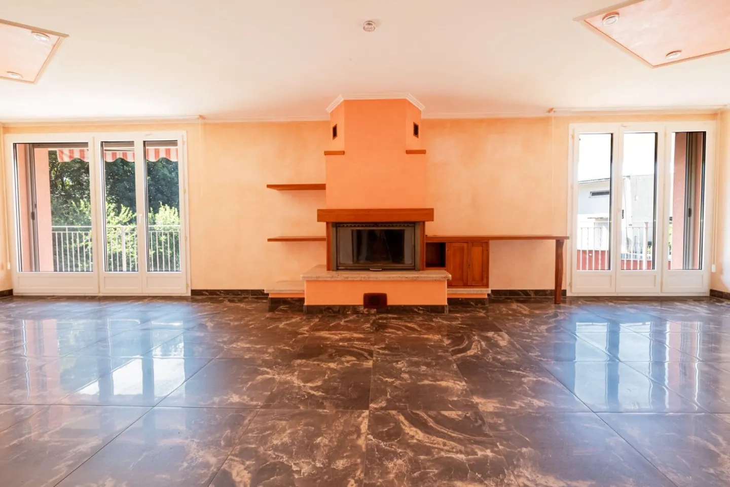 Casa con grande giardino e appartamento per ospiti - Foto 1 di 13