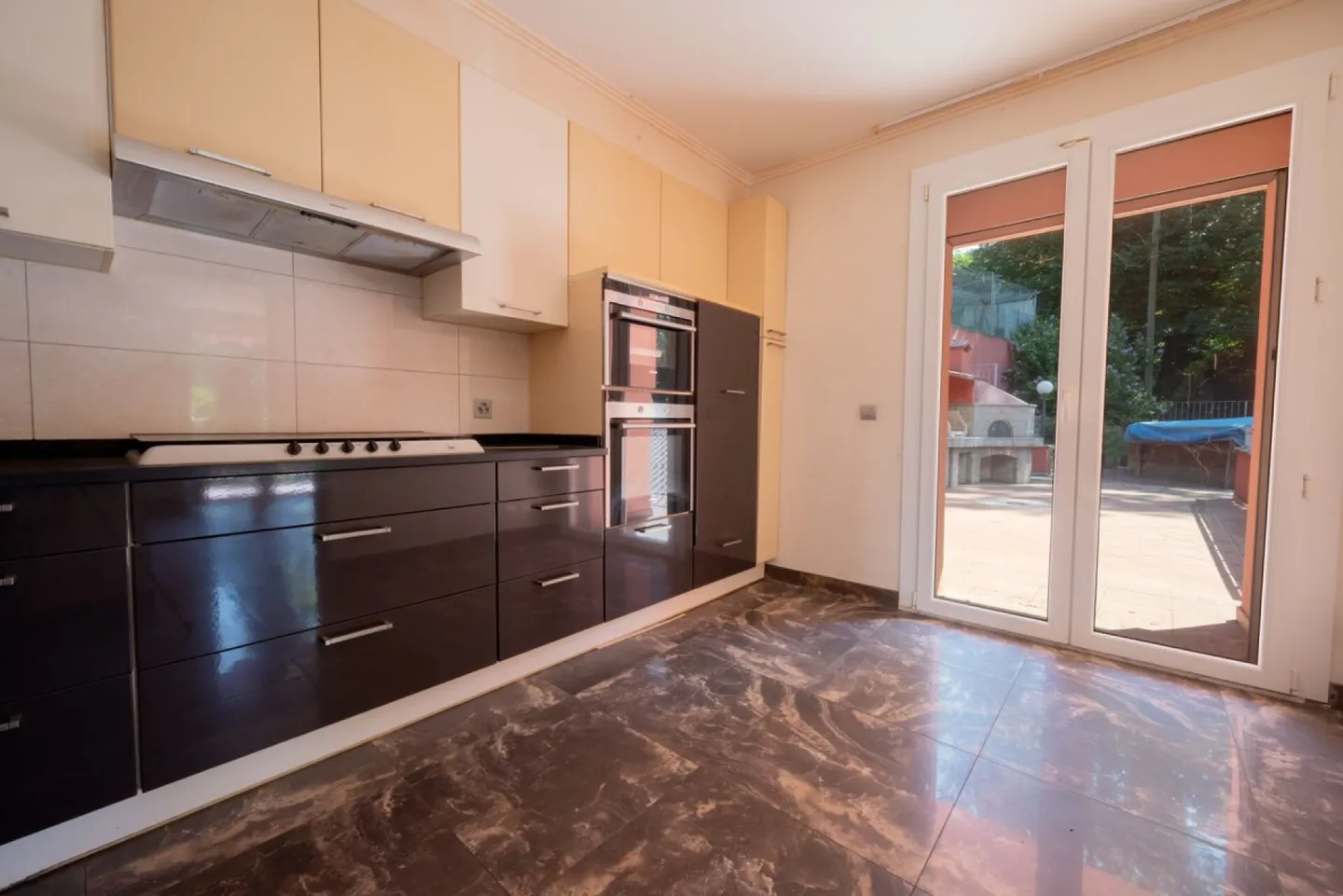 Casa con grande giardino e appartamento per ospiti - Foto 3 di 13