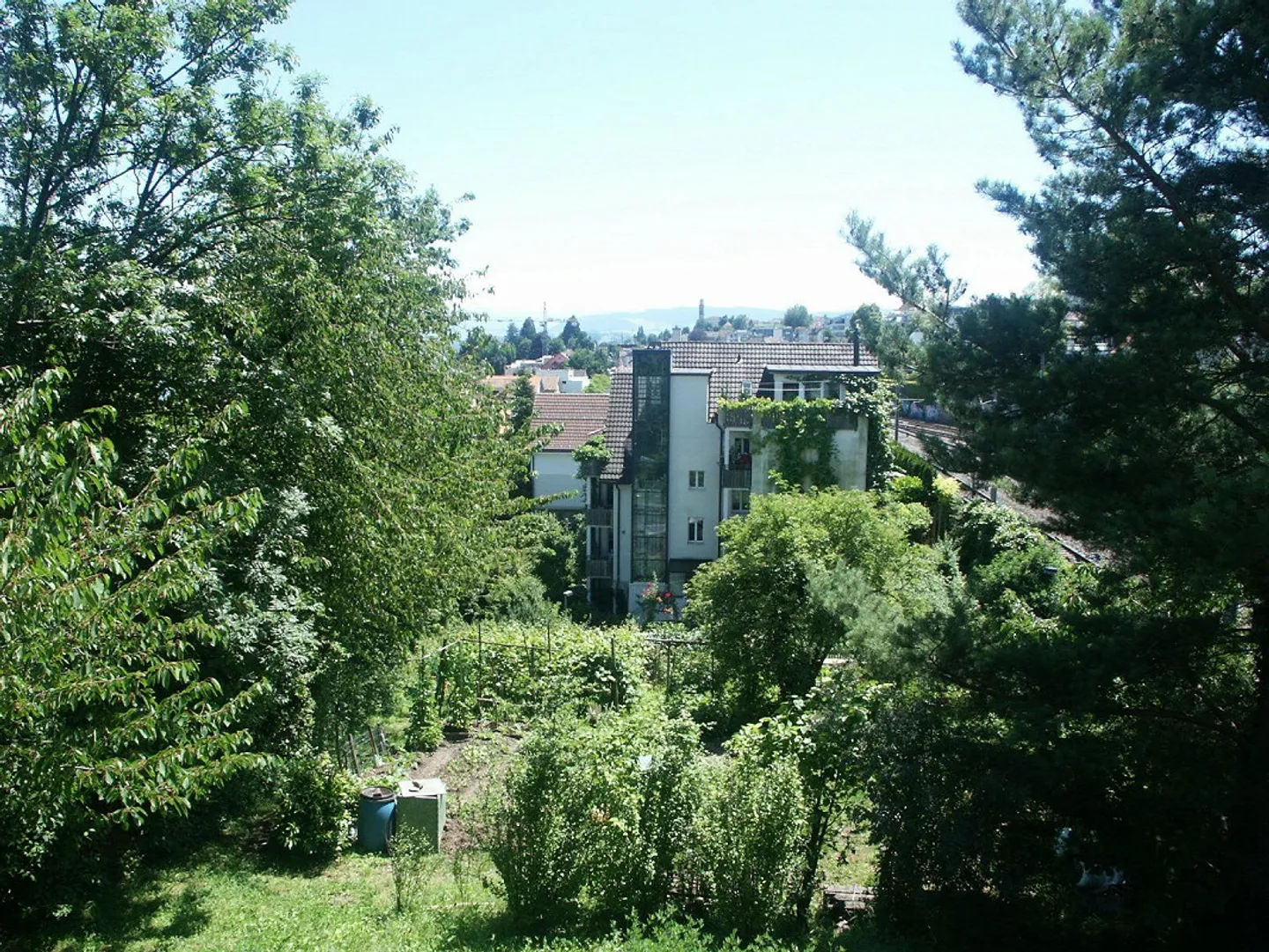 EXPÉRIENCE DE VIE INHABITUELLE DANS UN DÉVELOPPEMENT UNIQUE AVEC ACCÈS AU LAC - Photo 27 sur 27