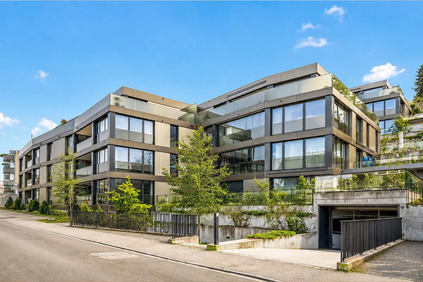 3.5 Room Apartment with Two Outdoor Spaces & High Living Quality - Photo 12 of 12