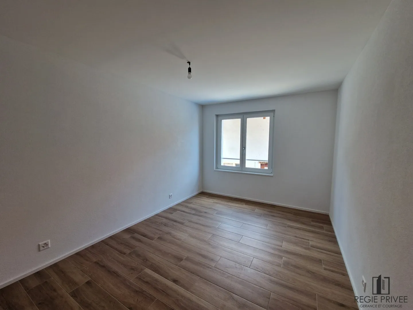 Appartement 4.5 pièces au 1er étage - Photo 4 sur 8