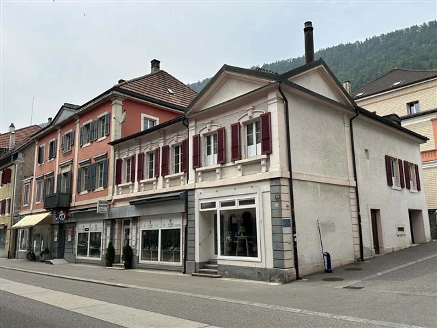 Investitionsimmobilie in St-Imier - Foto 1 von 7