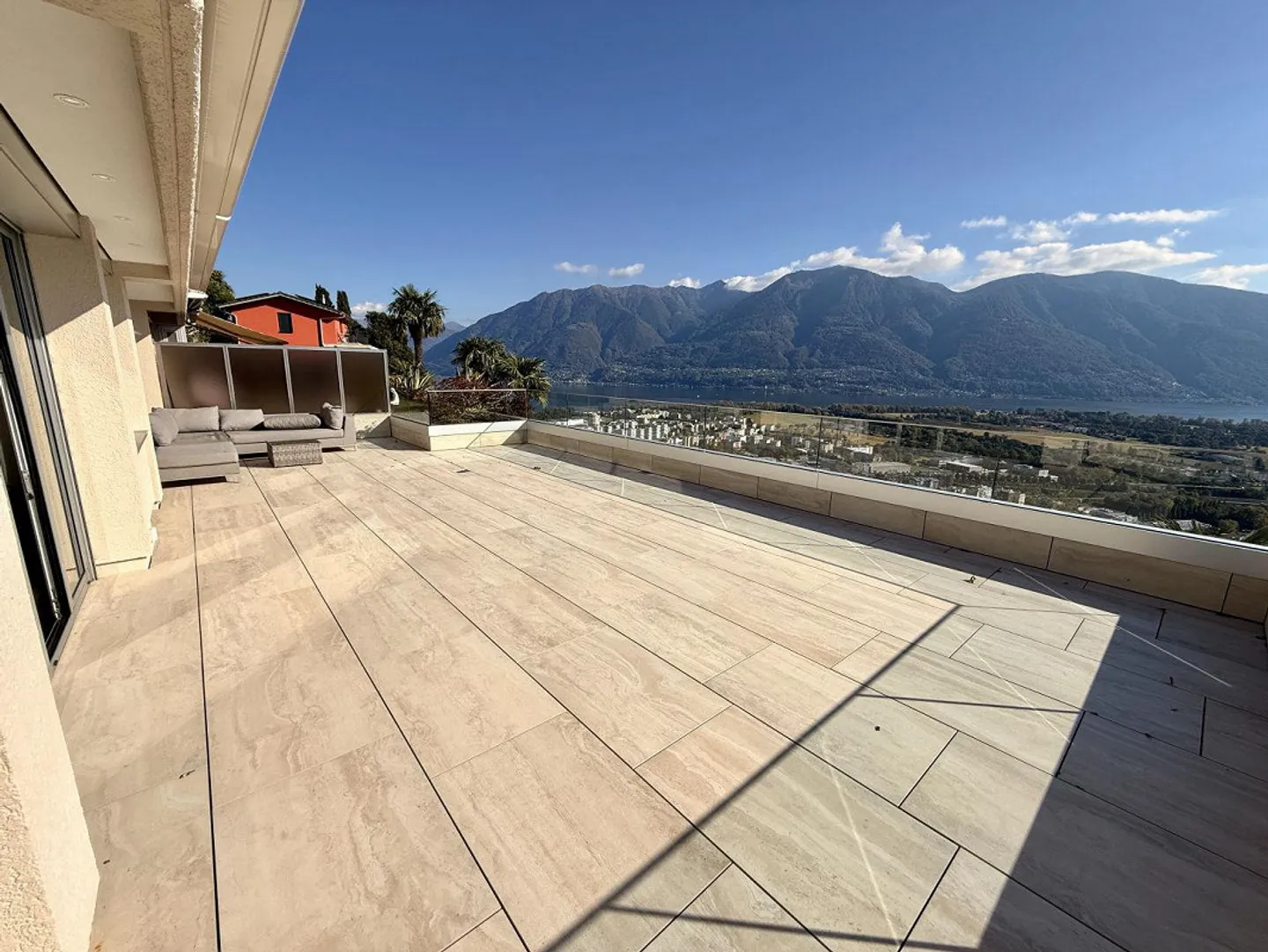 Large Luxury Apartment with Spacious Terrace and Breathtaking View - Photo 6 of 10
