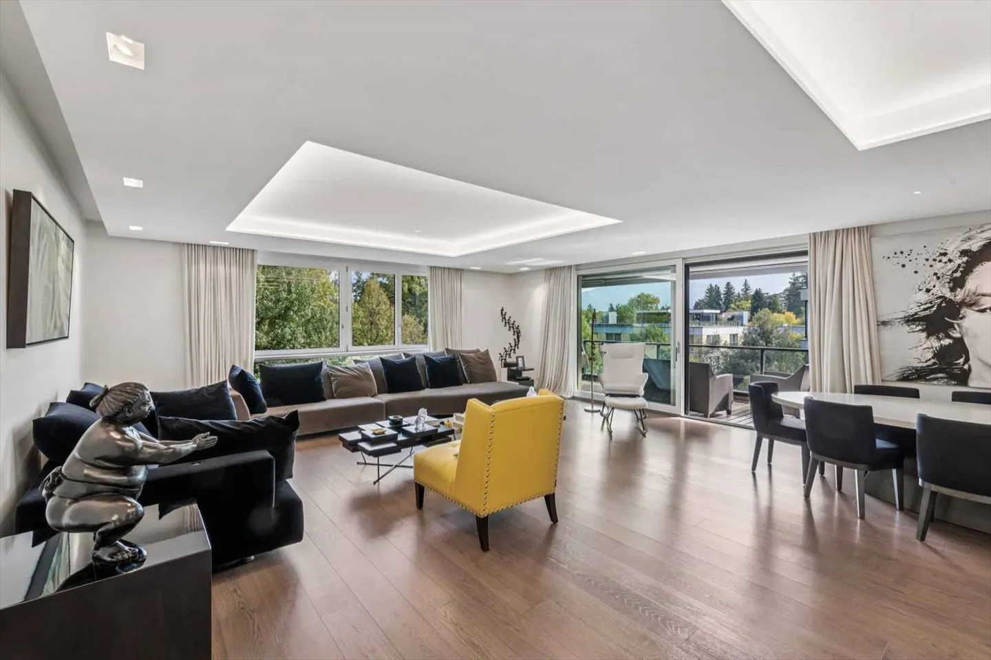 Apartment for sale - Photo 1 of 11