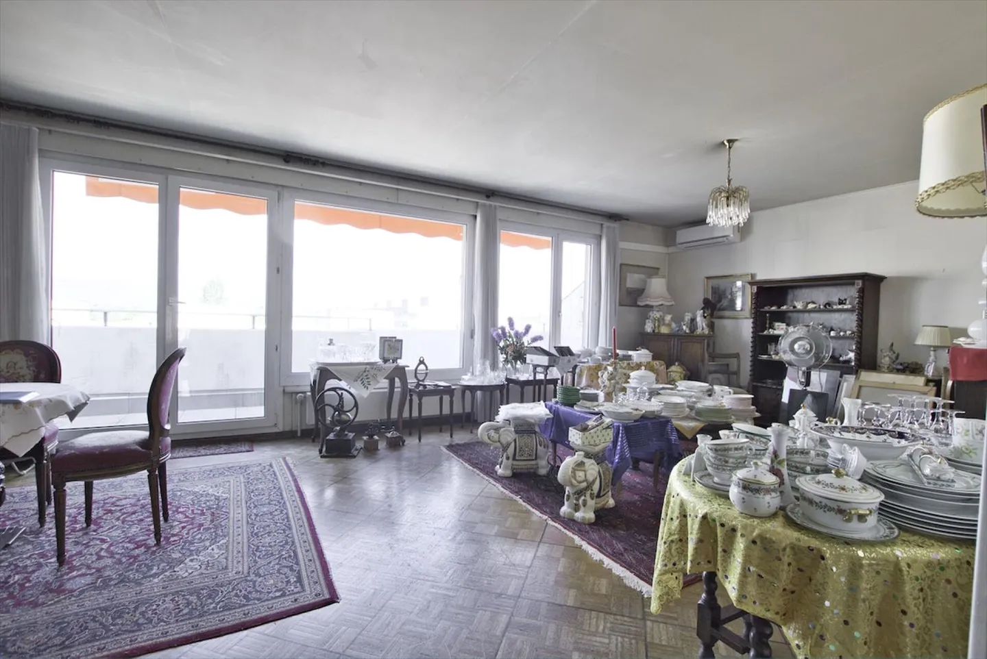 5.5-room penthouse to renovate - with 30 m2 terraces - Photo 2 of 8